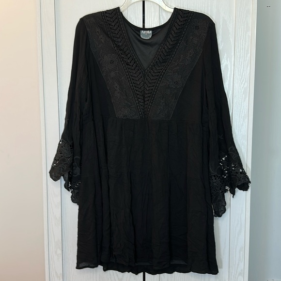 ARULA Black Boho Crochet and Lace Short Dress‎ with Bell Sleeves 1X - Picture 2 of 7